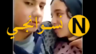 الواد مسك قريبته بيهيجها ويفرش في كسها وطيزها وهي هاجت علي الاخر